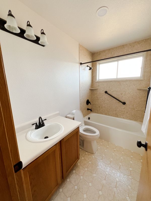 Top Bathroom Remodeling Companies in Saint John, IN